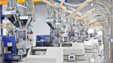 Clinically clean – motan-colortronic shows the ULTRABLEND 95 dosing and mixing system during MEDTEC