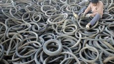 Rubber Declines From 4-Month High on Economic Growth Concerns, Higher Yen