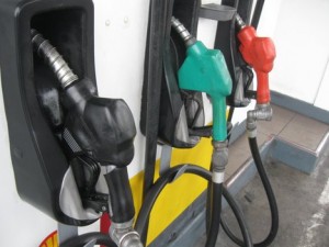 Oil below $99 amid signs US crude demand improving Oil below $99 amid signs US crude demand improving
