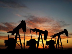 Oil Hovers Below $107 In Asia Amid Iran Tension Oil Hovers Below $107 In Asia Amid Iran Tension