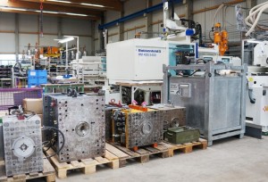 Praise for the standard injection molding machine Praise for the standard injection molding machine