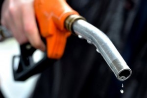 Oil drops to lowest price in nearly 2 months Oil drops to lowest price in nearly 2 months
