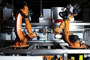 Mobile App-Driven Robot Bartender Makes, Shakes Drinks to Order Mobile App-Driven Robot Bartender Makes, Shakes Drinks to Order