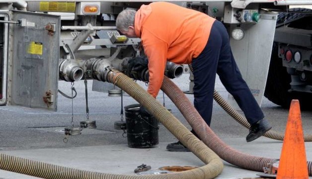 Oil above $105 amid mixed global growth signs