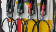 Oil rises to near $107 after US crude supply drop