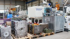 Praise for the standard injection molding machine