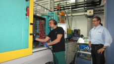 Innovative Dry Ice Cleaning for Injection Molding