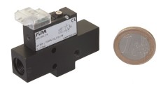 Compact ejector with blow-off boost for minimal cycle times