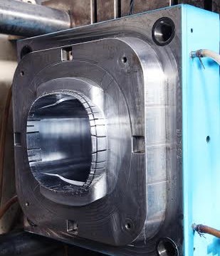 Industry Giants Prefers SatyaSai Moulds for Their Oil Packaging Solutions