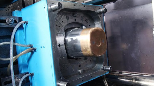 Industry Giants Prefers SatyaSai Moulds for Their Oil Packaging Solutions