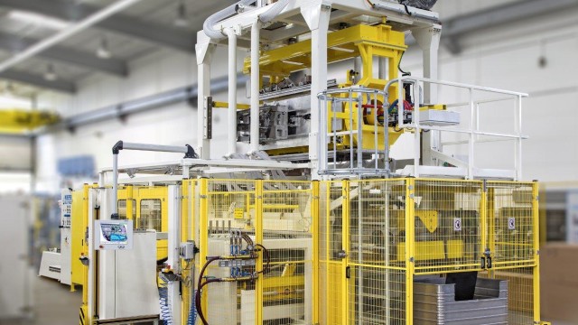 Kiefel successfully implements major order for new Mercedes C-Class
