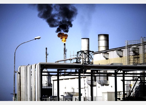 Oil eases ahead of US job figures