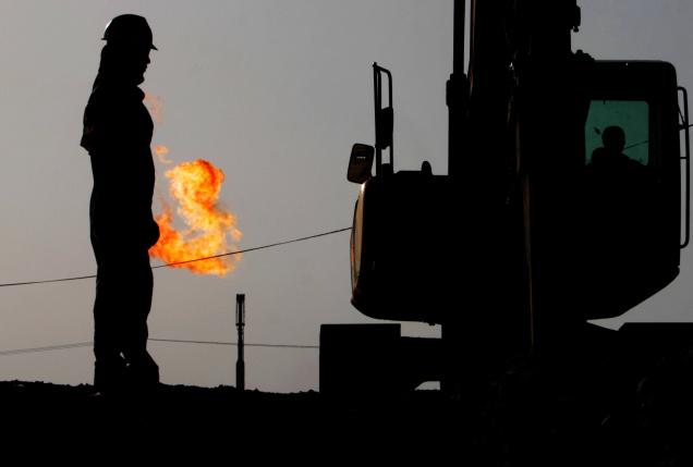 Oil falls below $102 amid signs of weak US economy