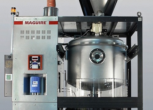 Vacuum Dryer of Totally New Design Is Trouble-Free, Yields Big Cost Benefits